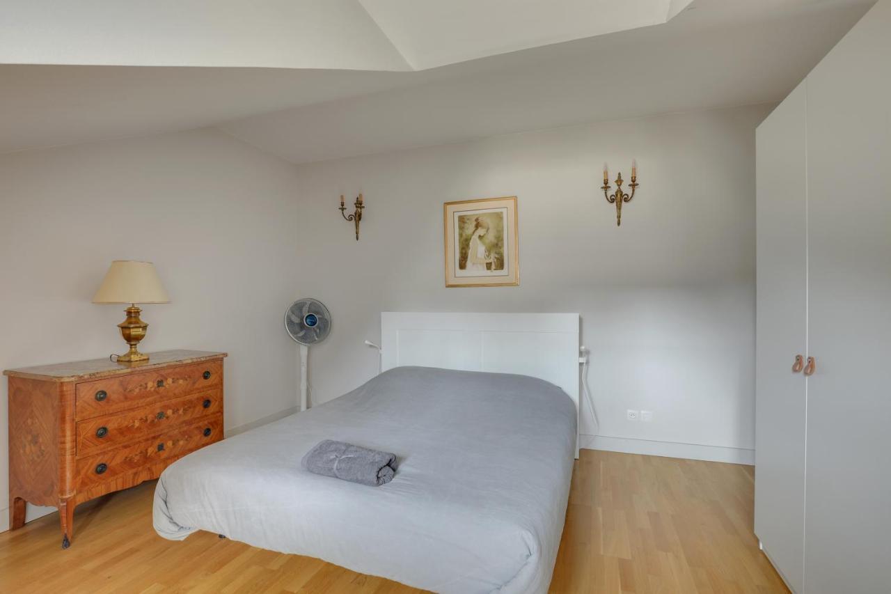 Le Richelieu Apartment Versailles Bagian luar foto
